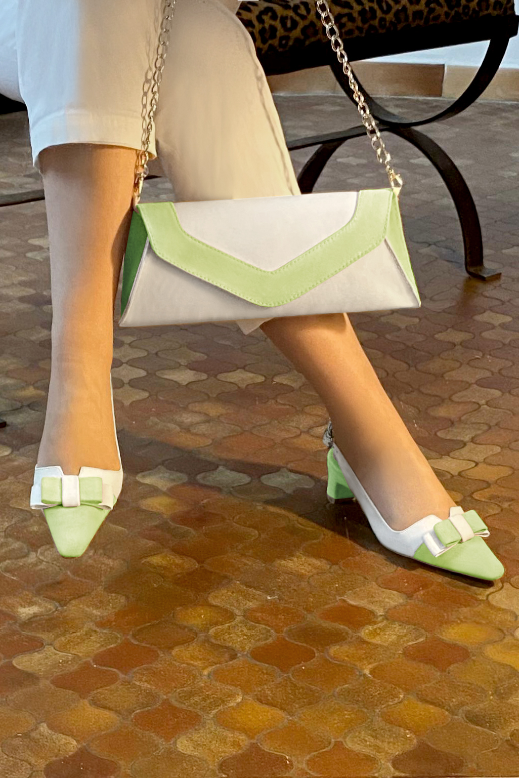 Meadow green and off white women's open back shoes, with a knot. Tapered toe. Low kitten heels. Worn view - Florence KOOIJMAN
